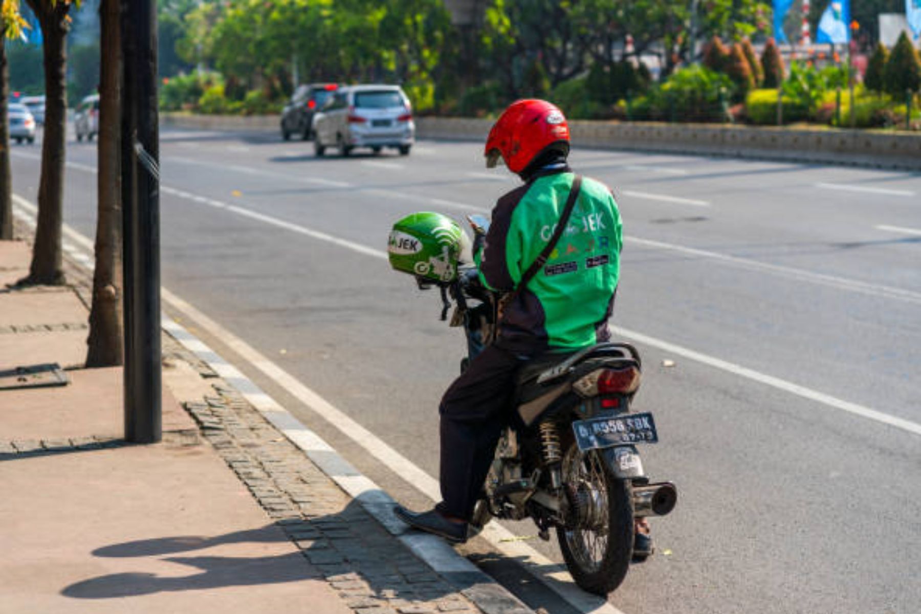 A Simple Guide to Local Transportation in Jakarta