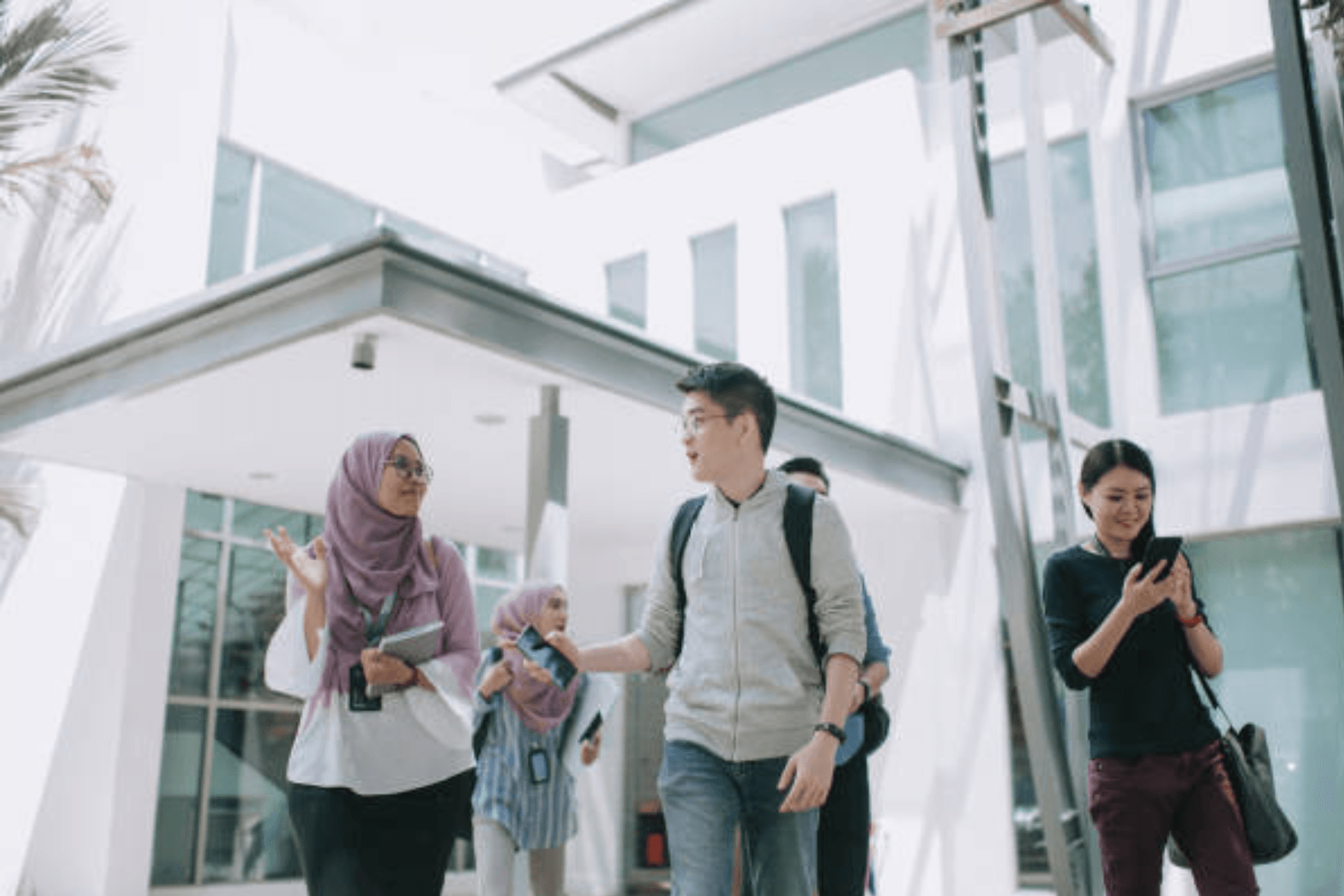 Nggak Usah Jauh-jauh, Kuliah di 7 Universitas Terbaik di Malaysia, Yuk!