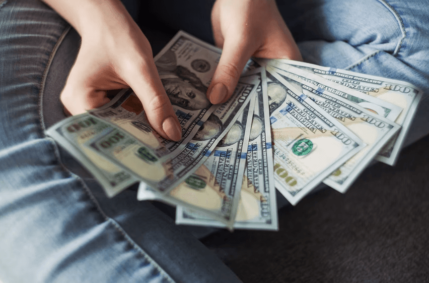 Remittance Adalah: Pengertian, Manfaat, dan Mekanismenya